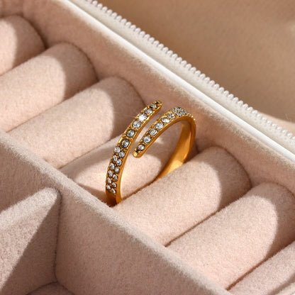 Mia Ring